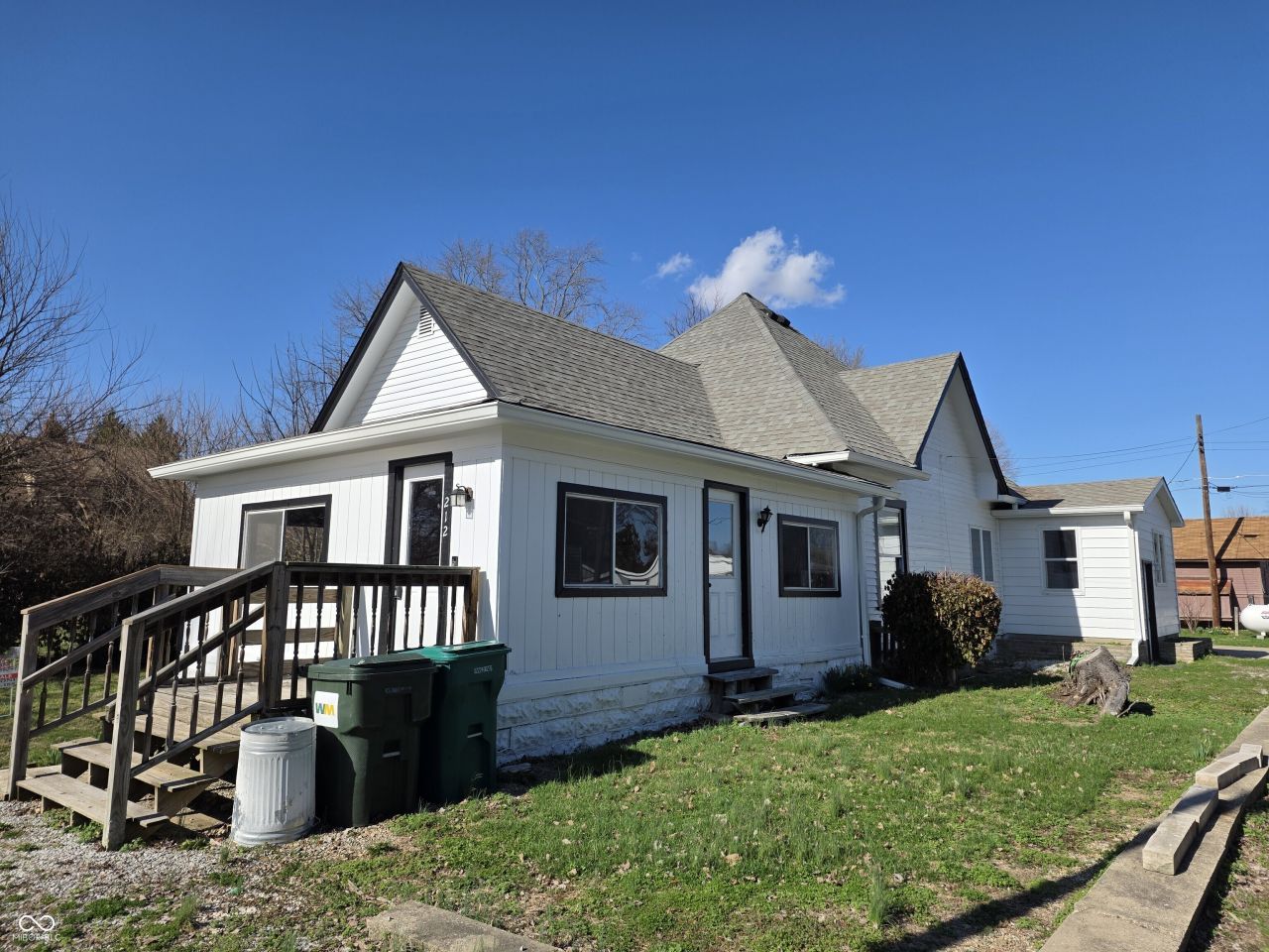 212 W Burnside Avenue, Fairland, IN 46126 Main Photo