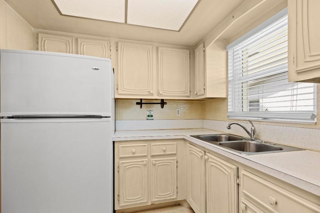 2758 Emory Drive E, Unit E, West Palm Beach, FL 33415 Photo