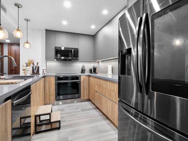 100 Bayview Drive, Unit 215, Sunny Isles Beach, FL 33160