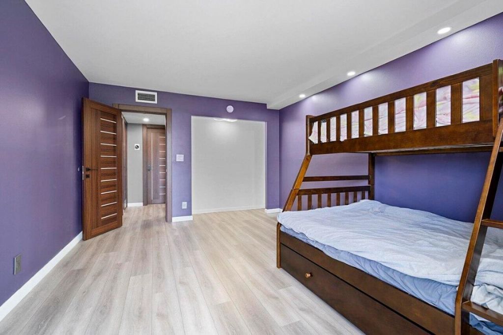 100 Bayview Drive, Unit 215, Sunny Isles Beach, FL 33160 Photo