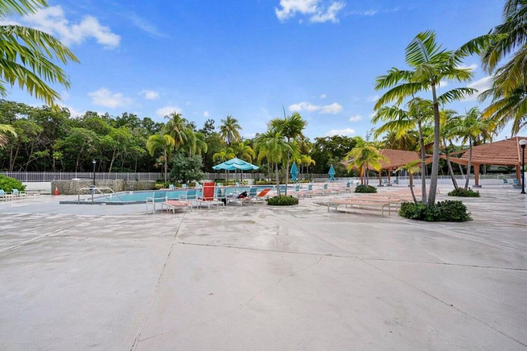 100 Bayview Drive, Unit 215, Sunny Isles Beach, FL 33160 Photo