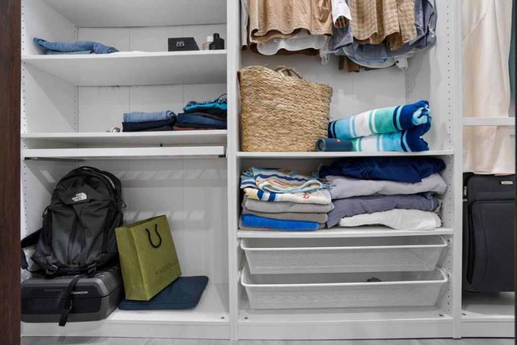 100 Bayview Drive, Unit 215, Sunny Isles Beach, FL 33160 Photo