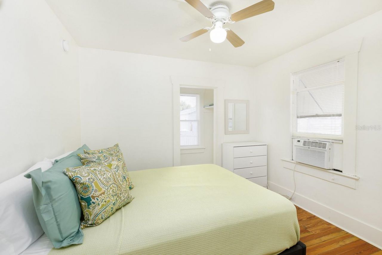 1043 7th Avenue N, Saint Petersburg, FL 33705 Photo