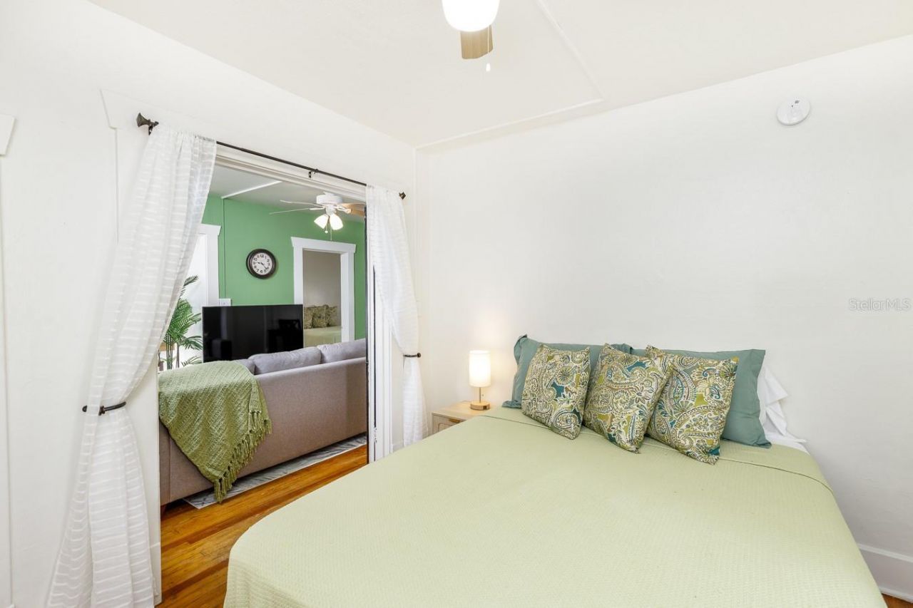 1043 7th Avenue N, Saint Petersburg, FL 33705 Photo