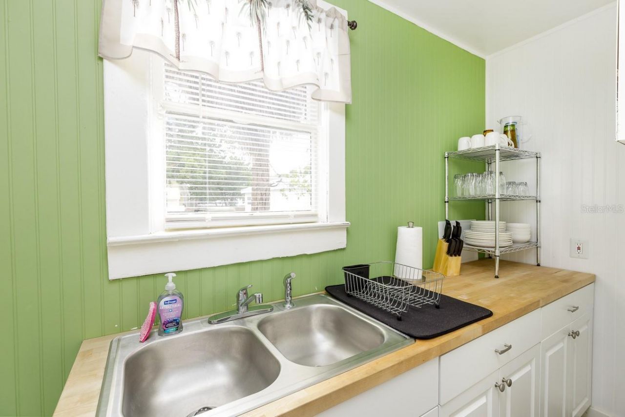 1043 7th Avenue N, Saint Petersburg, FL 33705 Photo