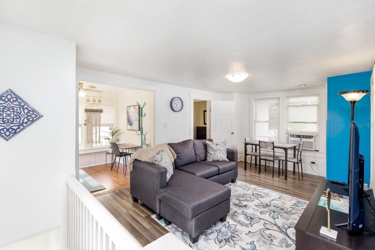 1043 7th Avenue N, Saint Petersburg, FL 33705 Photo