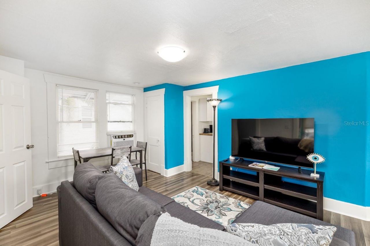 1043 7th Avenue N, Saint Petersburg, FL 33705 Photo