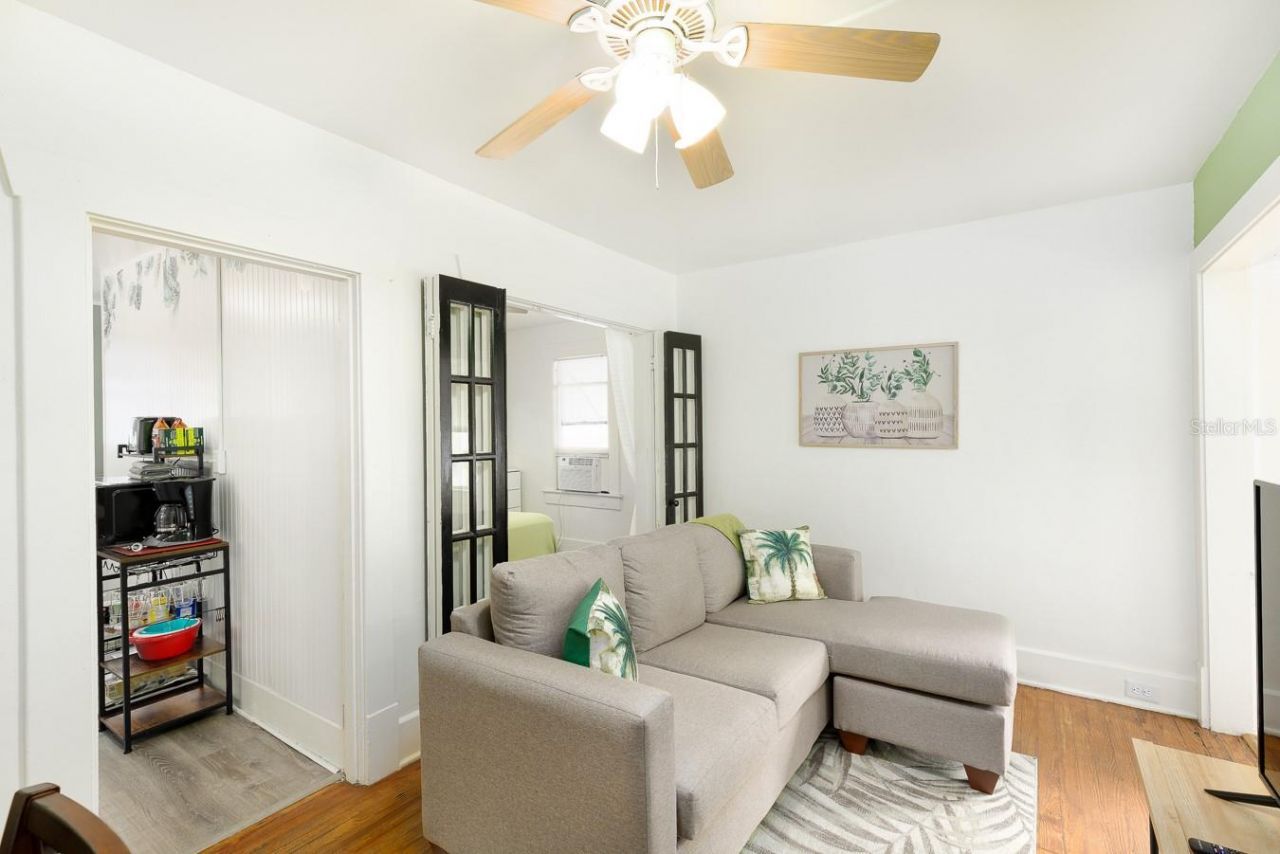 1043 7th Avenue N, Saint Petersburg, FL 33705 Photo