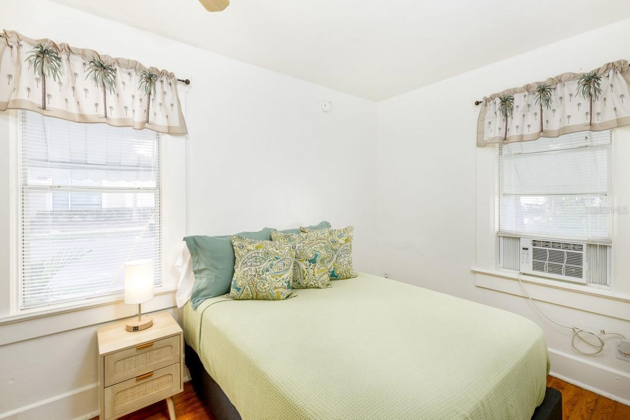 1043 7th Avenue N, Saint Petersburg, FL 33705 Photo