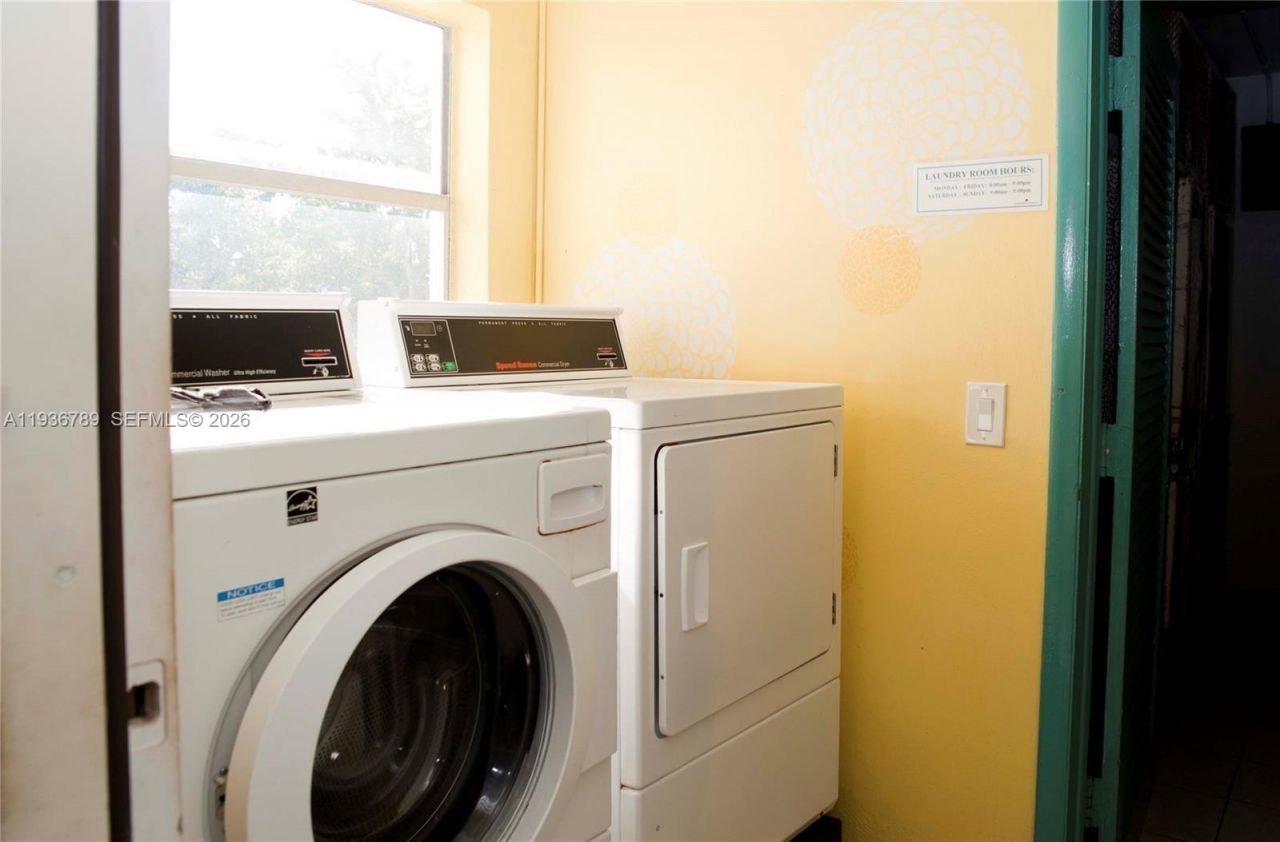 270 Layne Blvd, Unit 305, Hallandale Beach, FL 33009 Photo