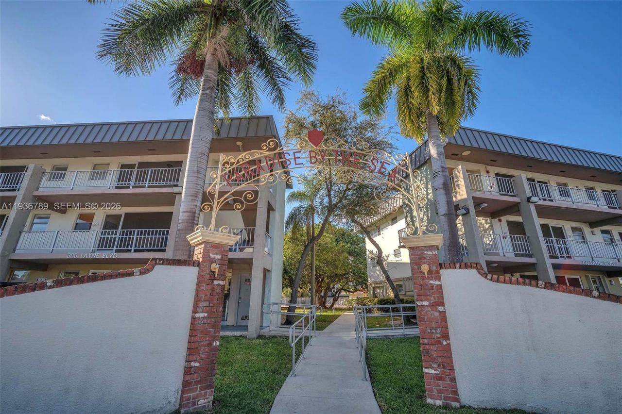 270 Layne Blvd, Unit 305, Hallandale Beach, FL 33009 Photo