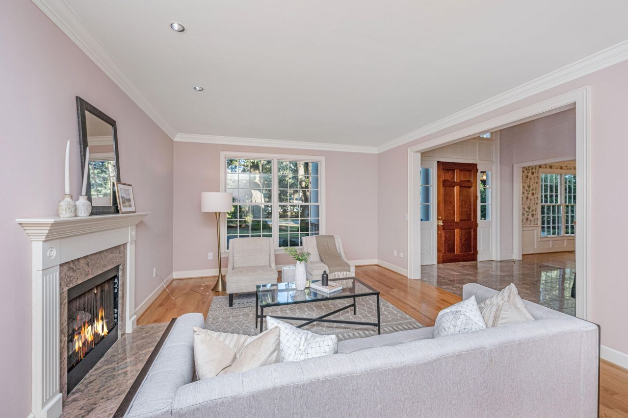 235 Country Club Lane Photo 14