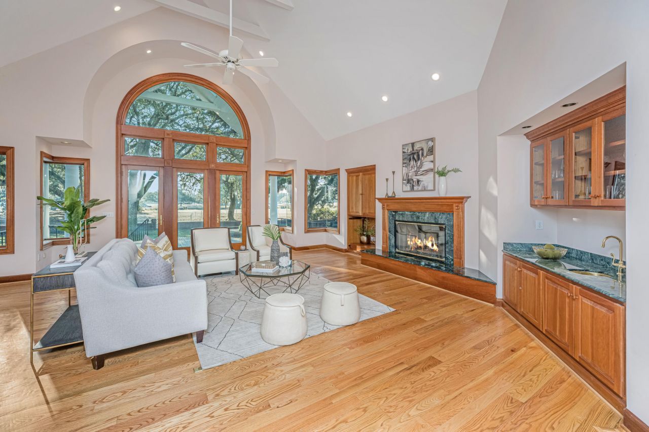 235 Country Club Lane Photo 17