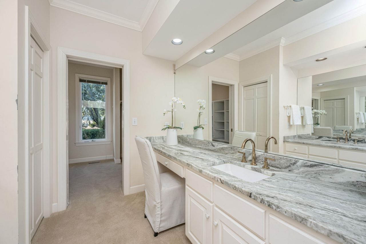 235 Country Club Lane Photo 32