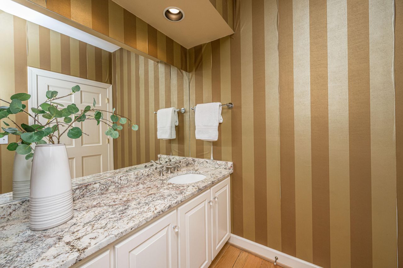 235 Country Club Lane Photo 38