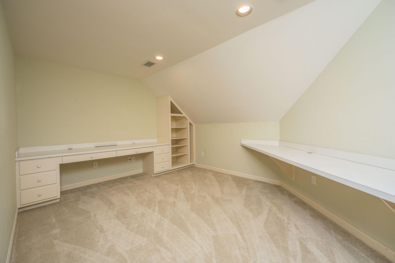 235 Country Club Lane Photo 41