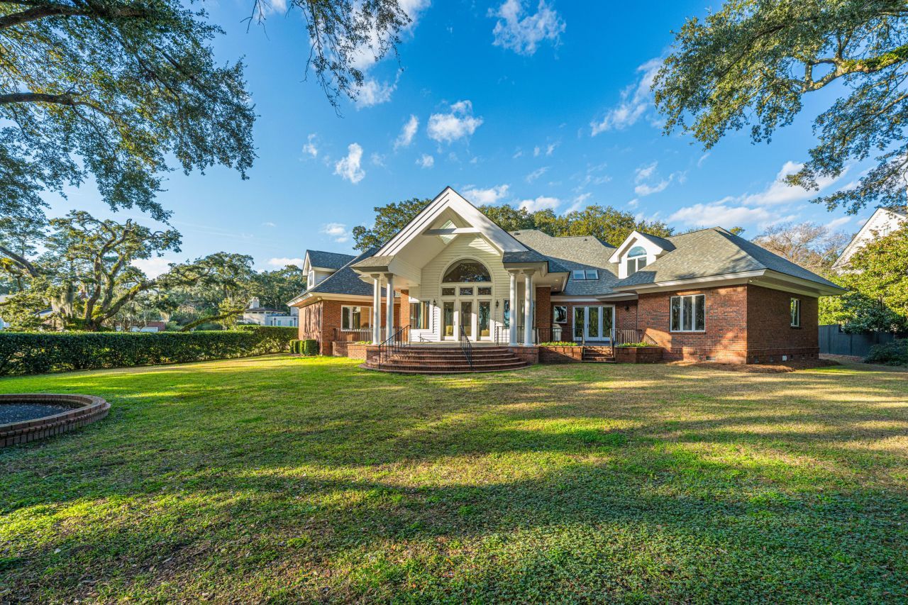 235 Country Club Lane Photo 7