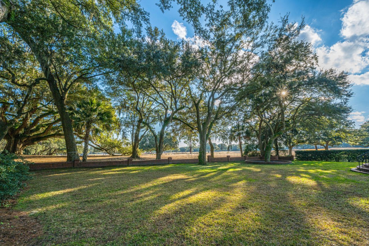 235 Country Club Lane Photo 8