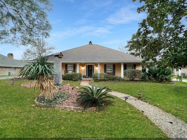 5654 Vicksburg Dr, Baton Rouge, LA 70817