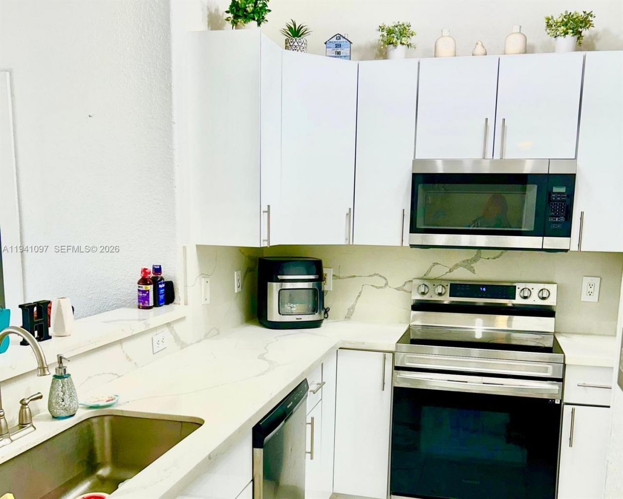 3818 SW 171st Ter, Miramar, FL 33027 Photo