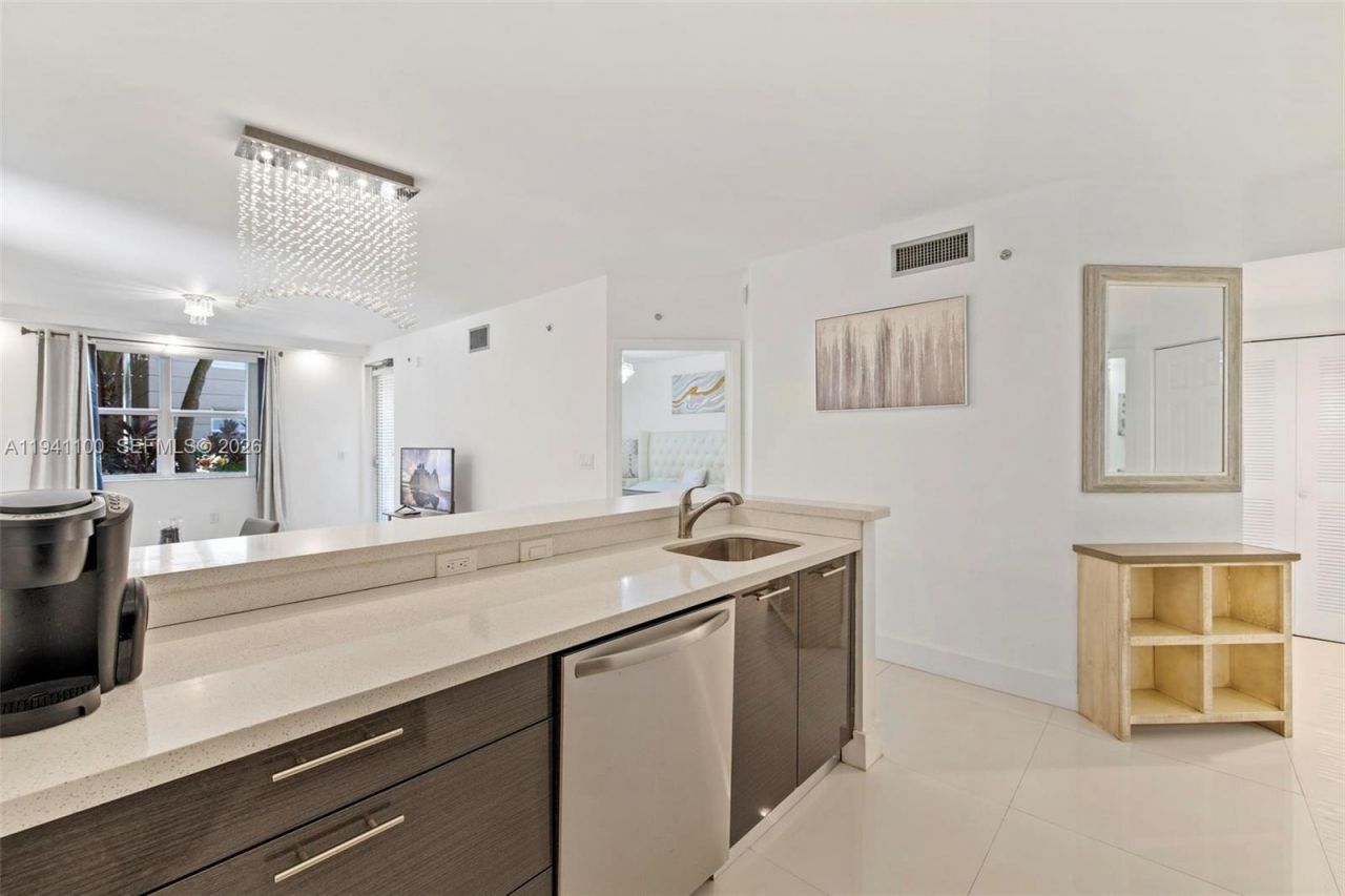 17125 N Bay Rd , Unit 3112, Sunny Isles Beach, FL 33160 Photo