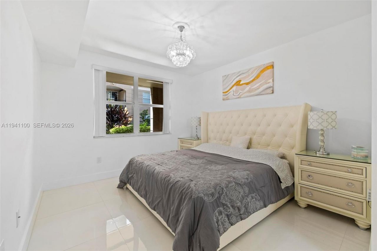 17125 N Bay Rd , Unit 3112, Sunny Isles Beach, FL 33160 Photo