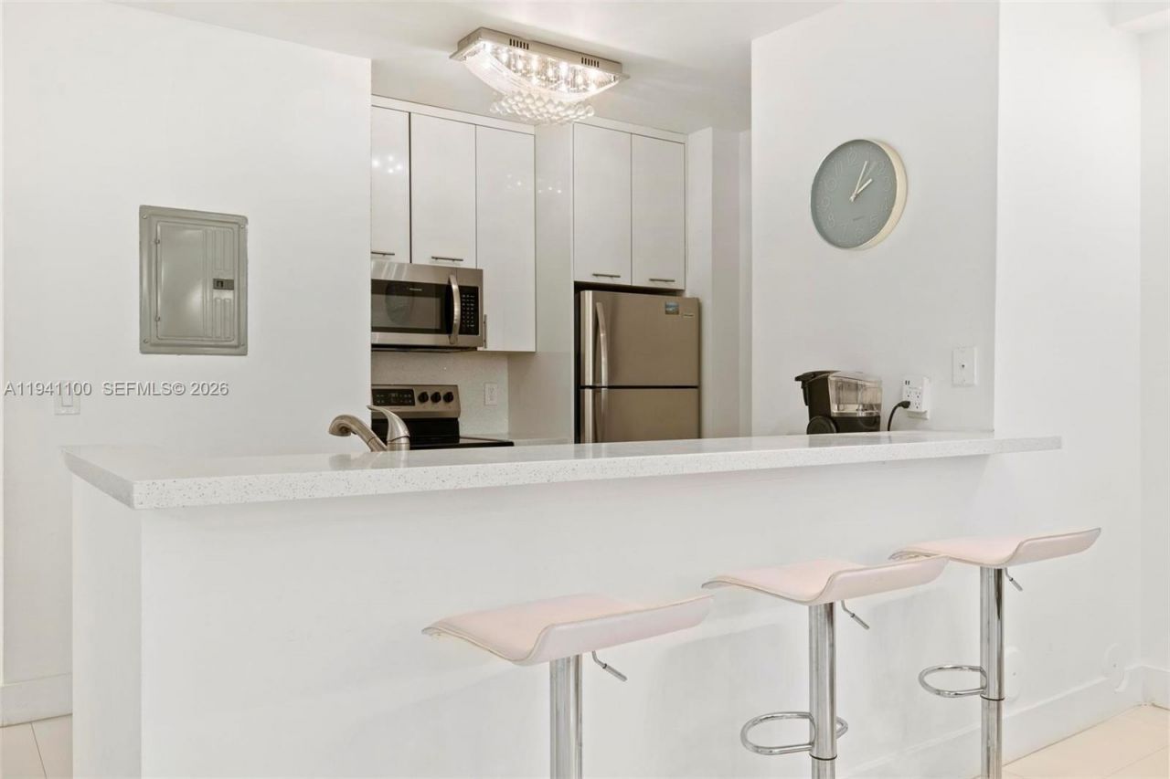17125 N Bay Rd , Unit 3112, Sunny Isles Beach, FL 33160 Photo