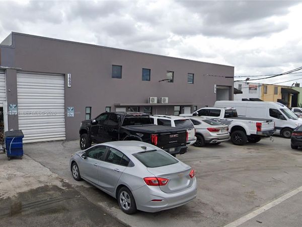 1660 W 33rd Pl, Hialeah, FL 33012