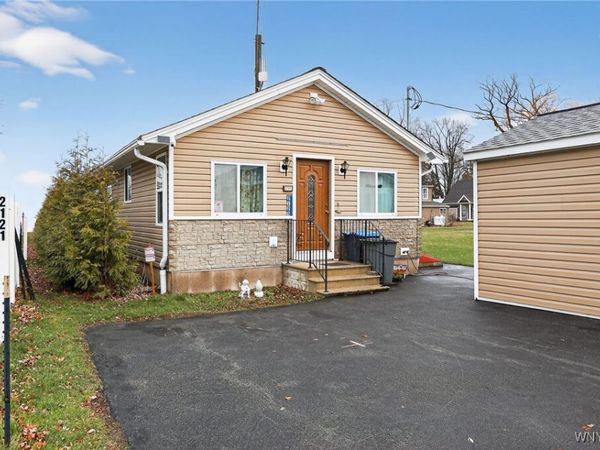 2125 Lake Road, Youngstown, NY 14174