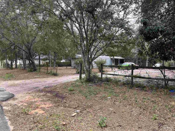 5943 Capitol Dr, Gulf Breeze, FL 32563