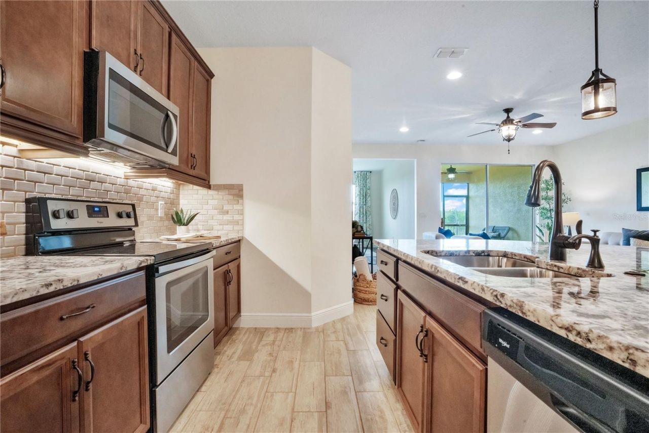 9009 Palm Key Avenue, Oldsmar, FL 34677 Photo