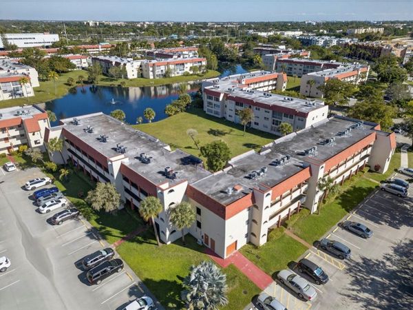 2951 E Sunrise Lakes Dr, Unit 312, Sunrise, FL 33322