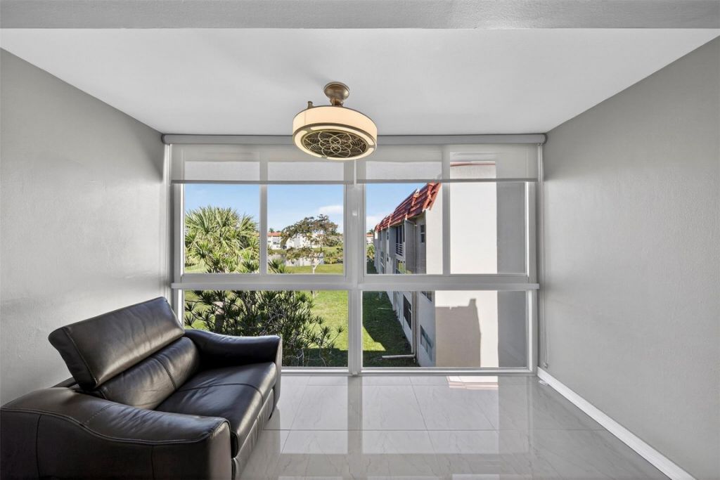 2951 E Sunrise Lakes Drive, Unit 312, Sunrise, FL 33322 Photo