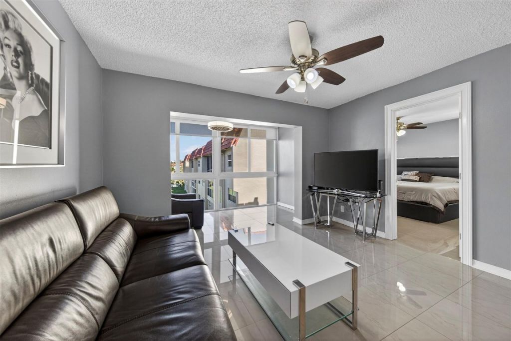 2951 E Sunrise Lakes Drive, Unit 312, Sunrise, FL 33322 Photo