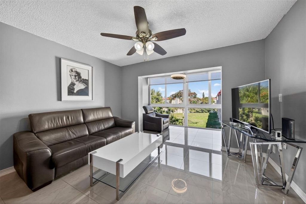 2951 E Sunrise Lakes Drive, Unit 312, Sunrise, FL 33322 Photo