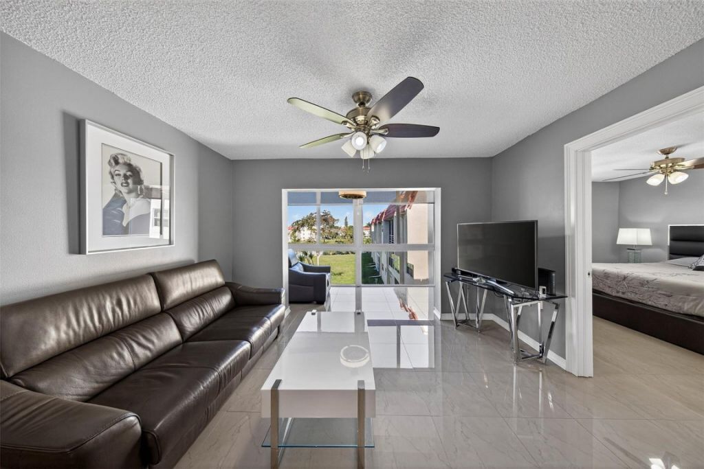 2951 E Sunrise Lakes Drive, Unit 312, Sunrise, FL 33322 Photo
