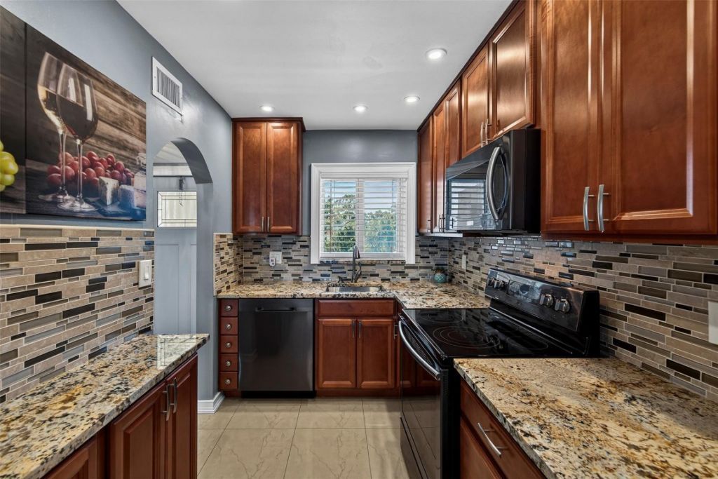 2951 E Sunrise Lakes Drive, Unit 312, Sunrise, FL 33322 Photo