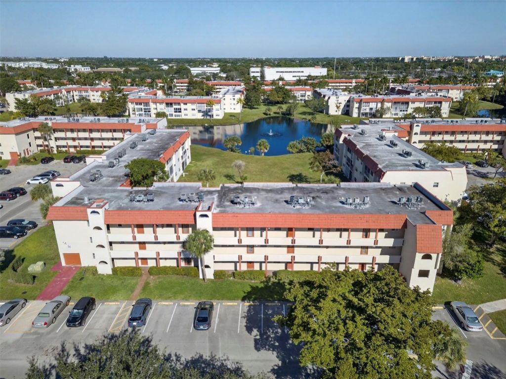 2951 E Sunrise Lakes Drive, Unit 312, Sunrise, FL 33322 Photo