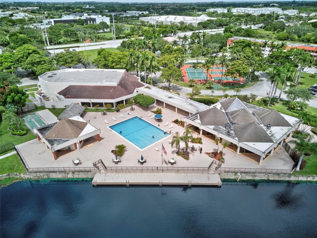 2951 E Sunrise Lakes Drive, Unit 312, Sunrise, FL 33322 Photo