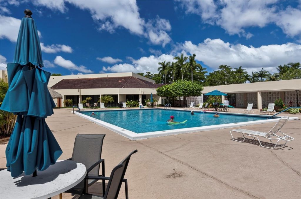 2951 E Sunrise Lakes Drive, Unit 312, Sunrise, FL 33322 Photo