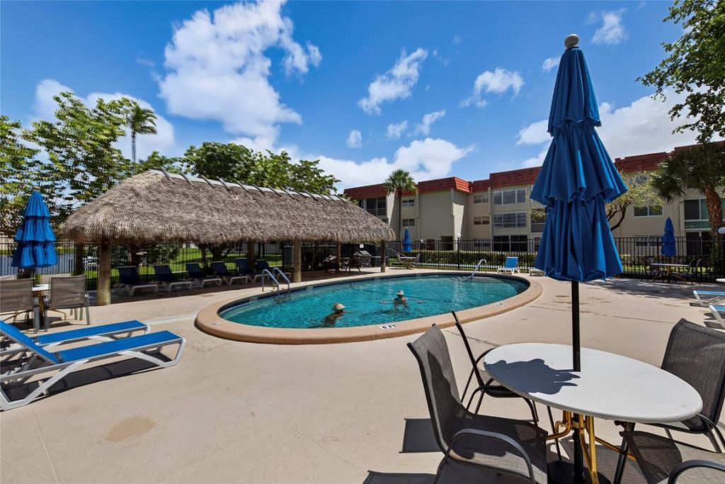 2951 E Sunrise Lakes Drive, Unit 312, Sunrise, FL 33322 Photo