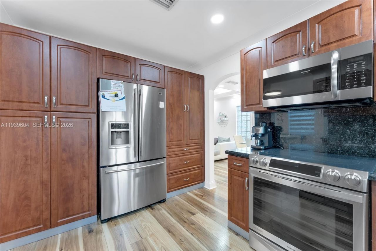 1289 NW 171st Ter, Pembroke Pines, FL 33028 Photo