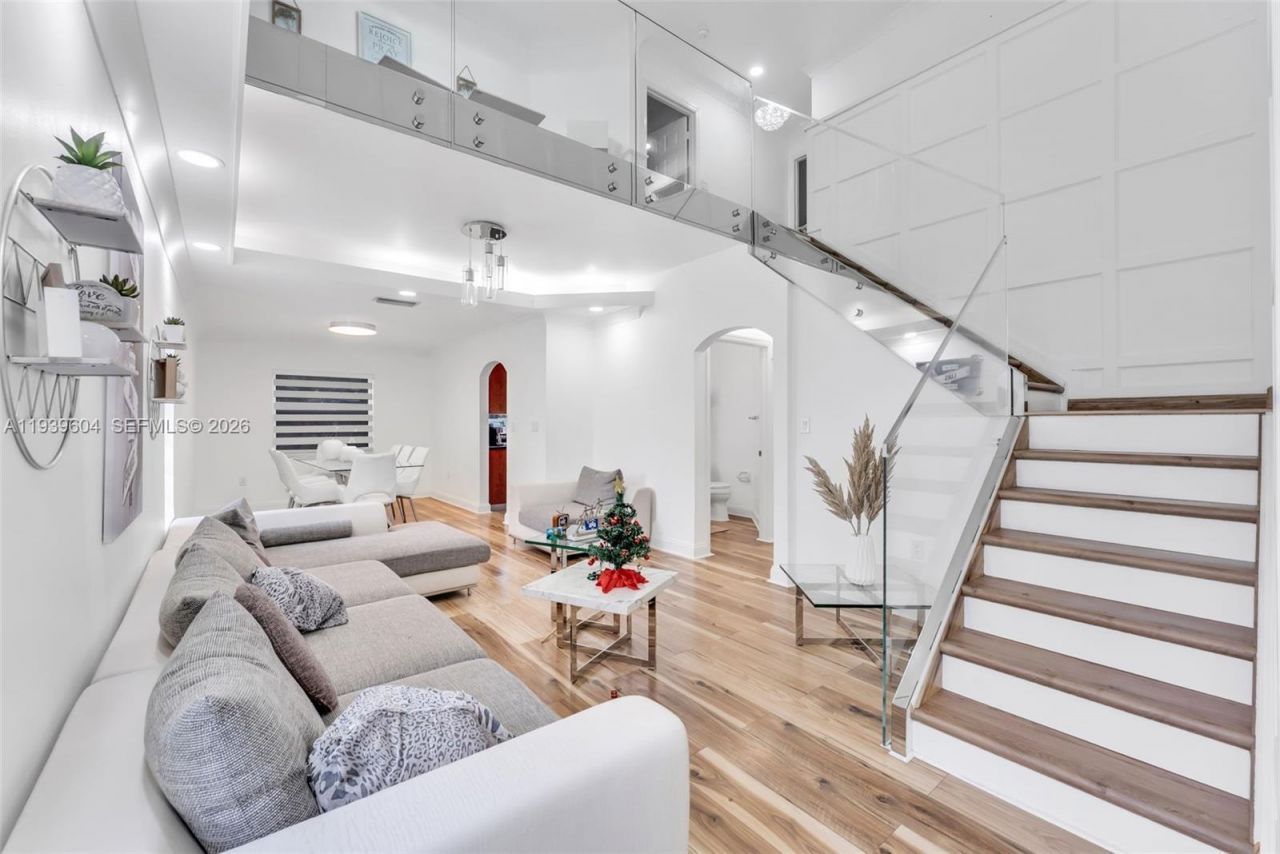 1289 NW 171st Ter, Pembroke Pines, FL 33028 Photo