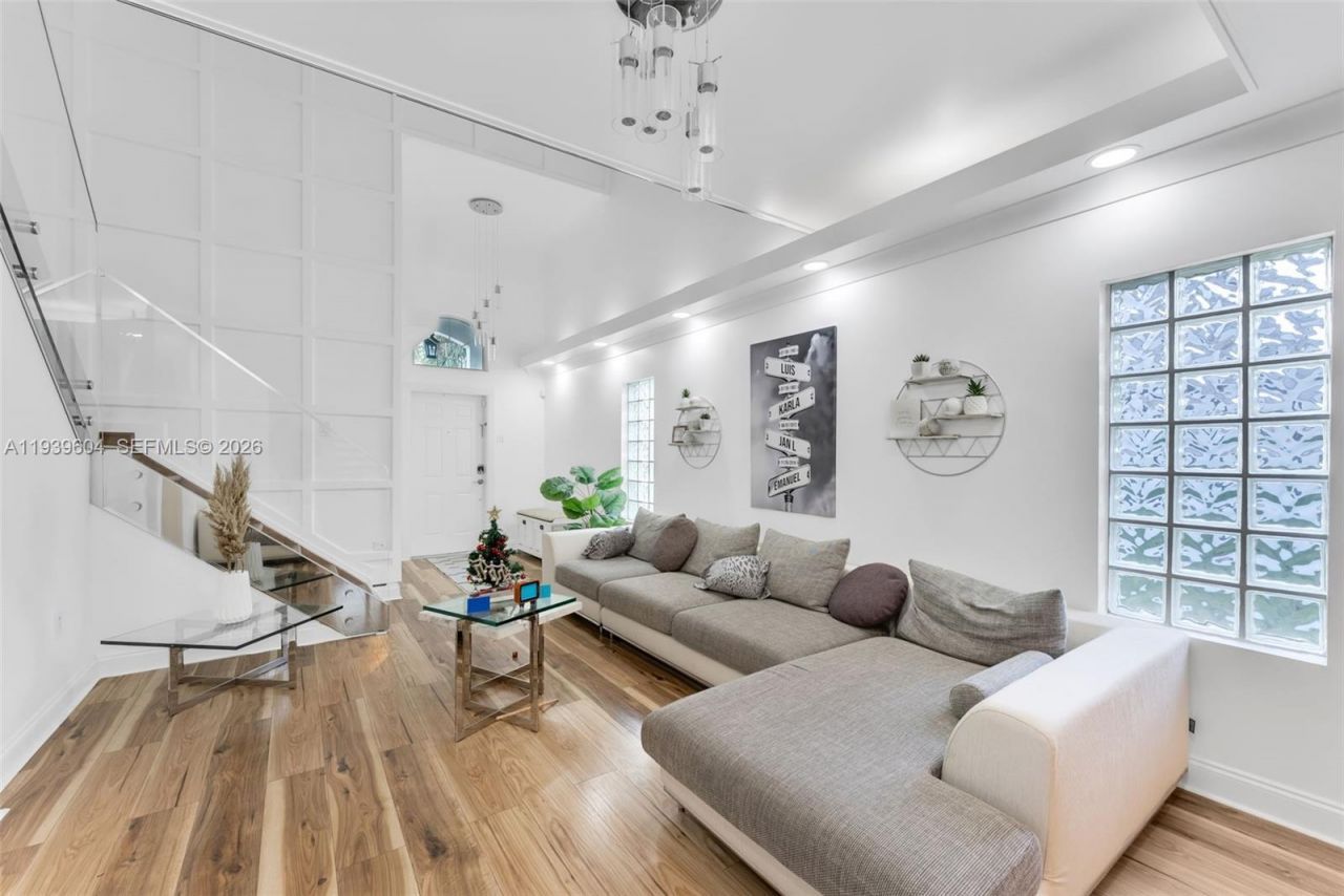 1289 NW 171st Ter, Pembroke Pines, FL 33028 Photo