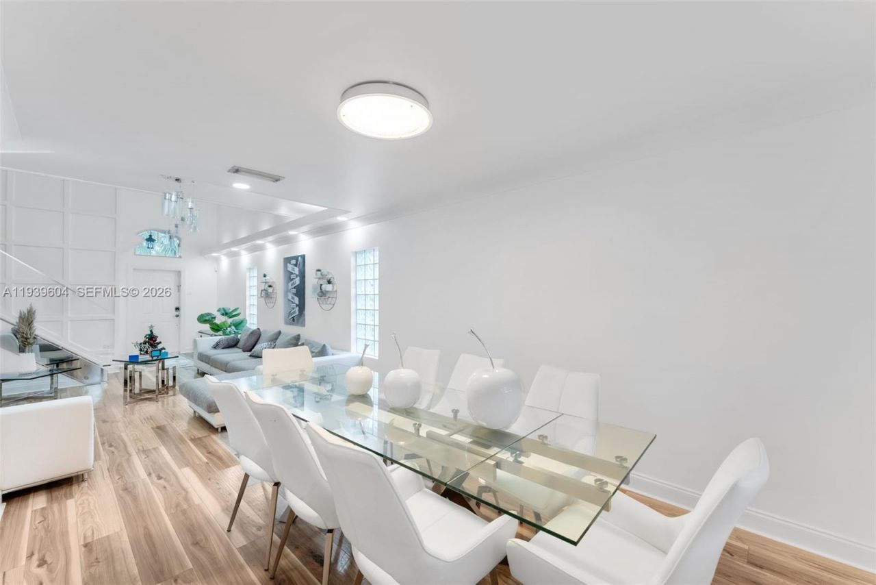 1289 NW 171st Ter, Pembroke Pines, FL 33028 Photo