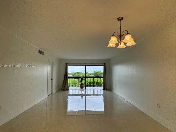 10317 NW 9 ST CIRCLE, Unit 501-9, Miami, FL 33172