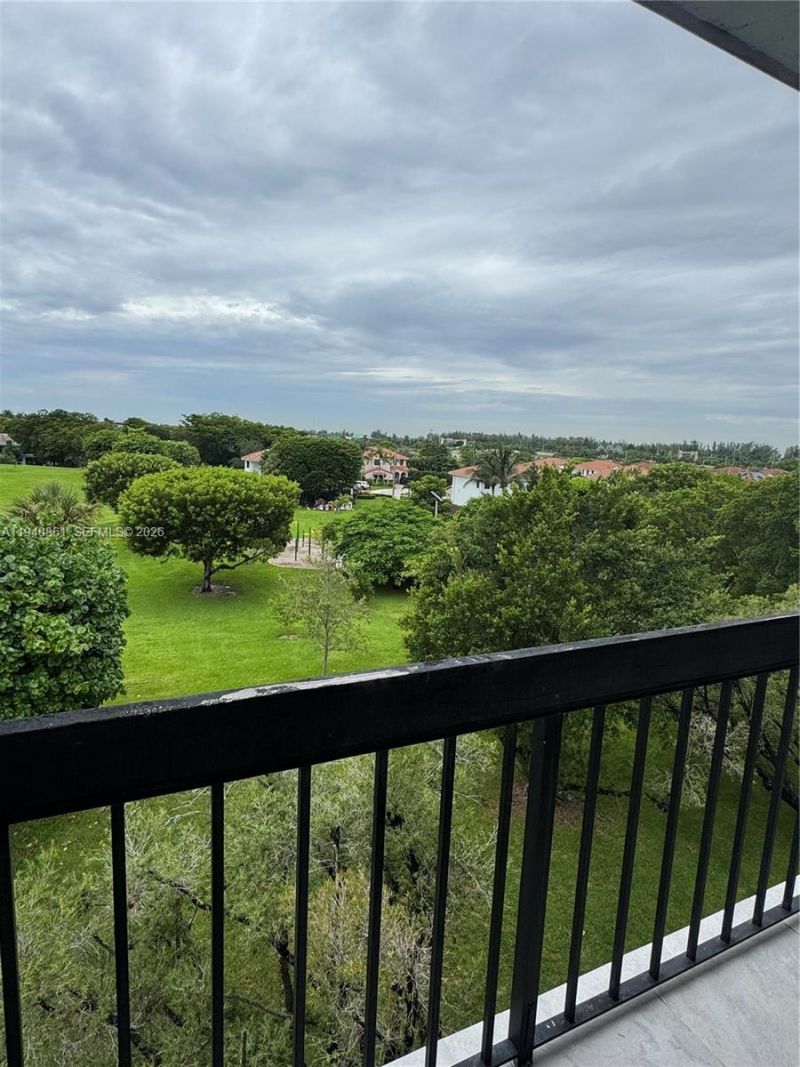 10317 NW 9 St Circle, Unit 501-9, Miami, FL 33172 Photo