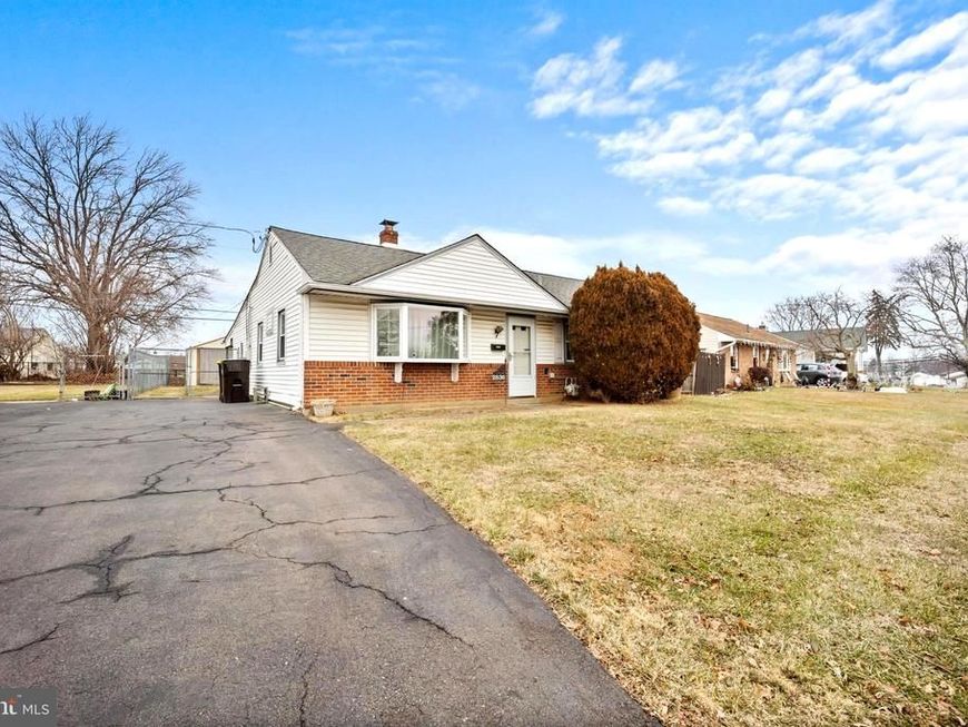 2836 Windsor Drive, Bensalem, PA 19020 Main Photo