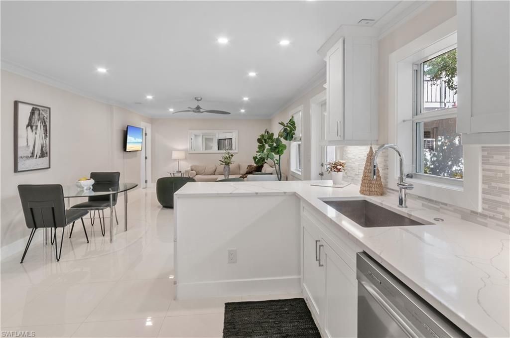 603 12th Ave S, Unit 603, Naples, FL 34102 Photo