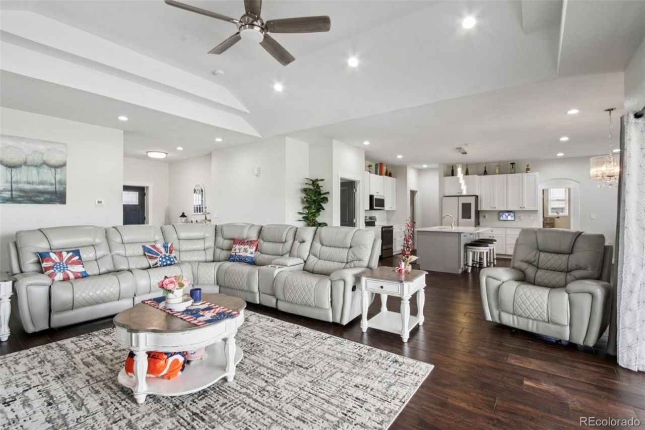 1180 Antelope Drive W, Bennett, CO 80102 Main Photo